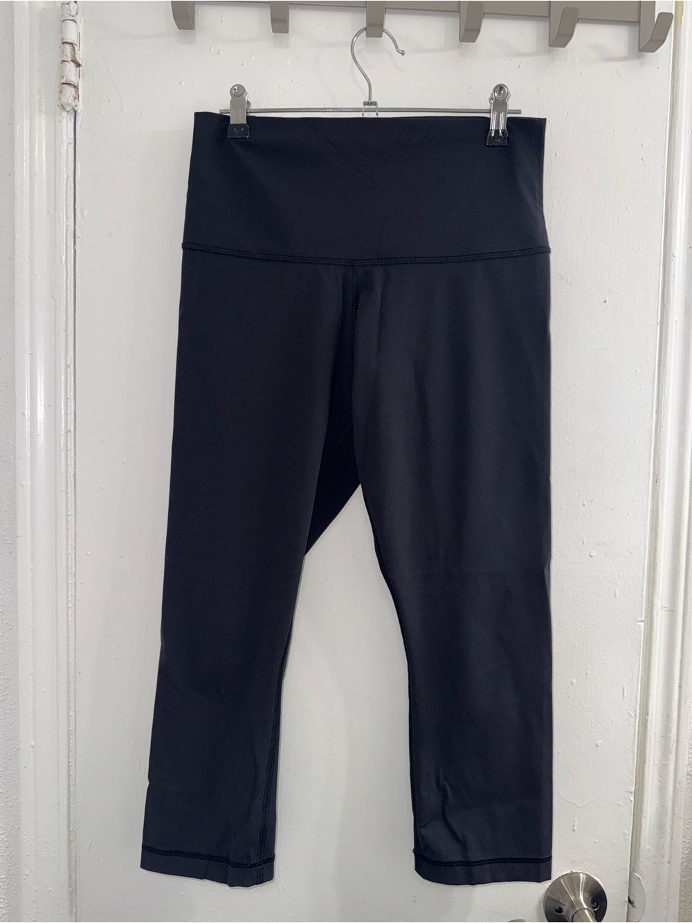 Lululemon wonder under 21” crop size 6
